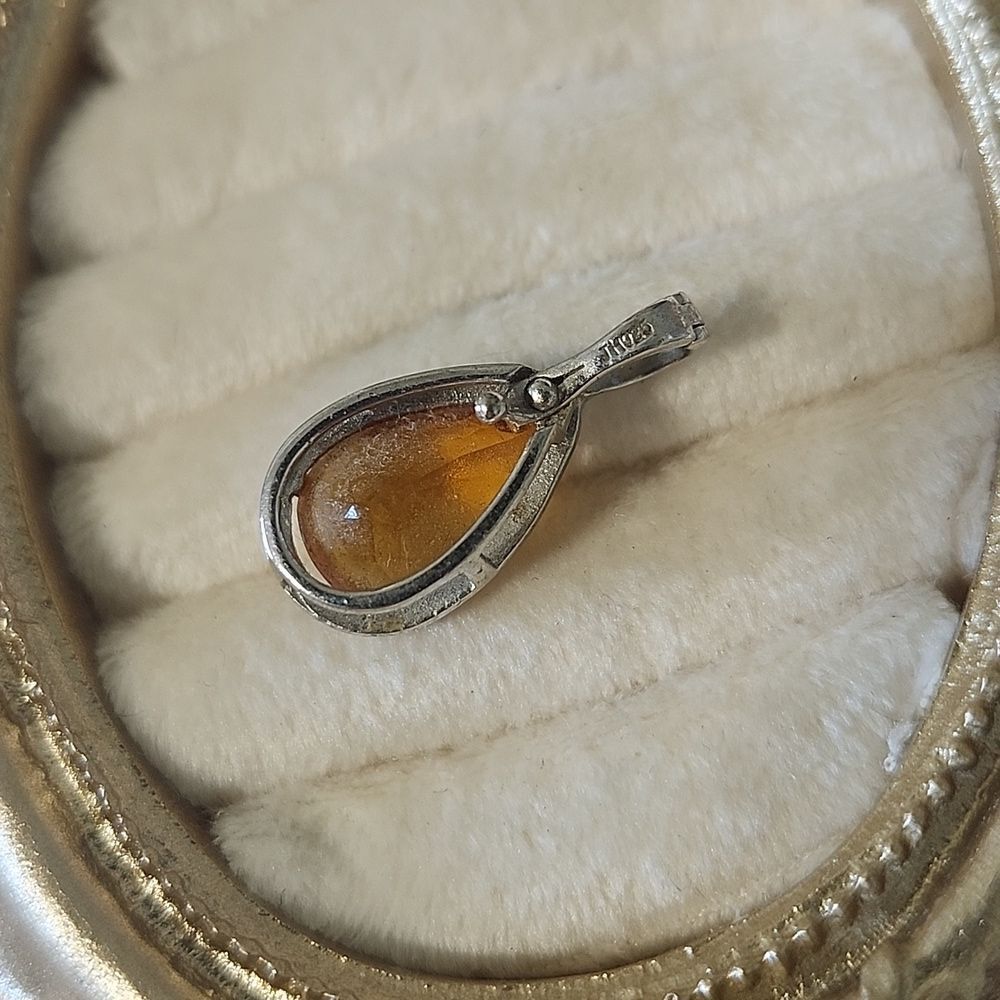 JM925 Sterling Silver Teardrop Pendant - Picture 3 of 4